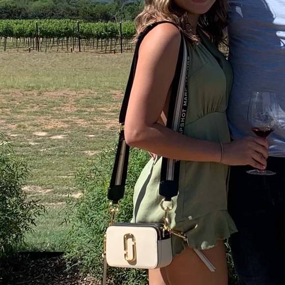 Francesca’s olive green romper - Picture 6 of 6